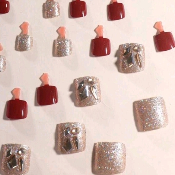 Rhinestone & Glitter Press on Toenails - Picture 3 of 12